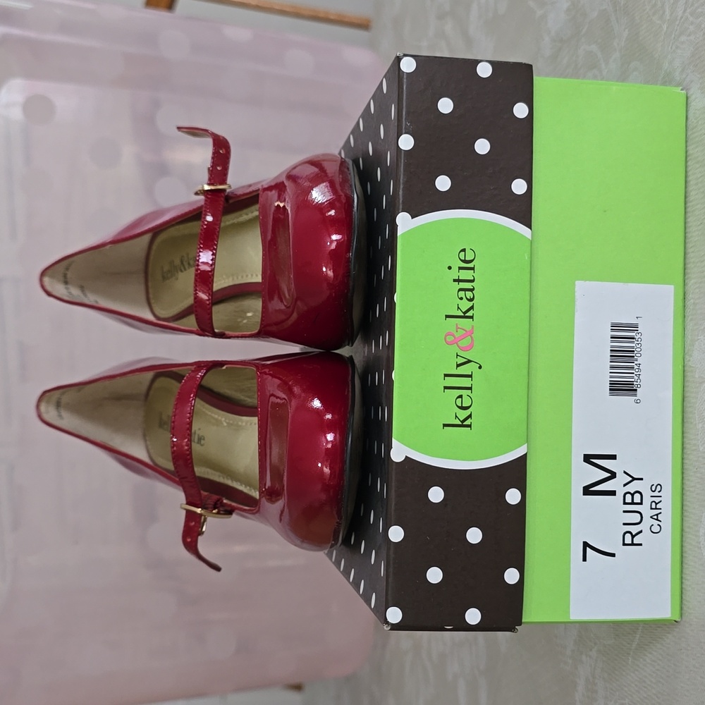 Used kelly & Katie Ruby Caris size 7 shoes